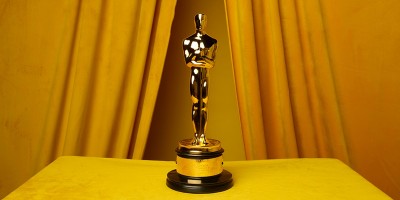 The golden Oscars statue.